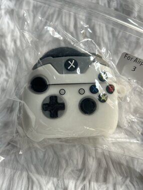 XBox White Controller Apple Airpod 3 Case